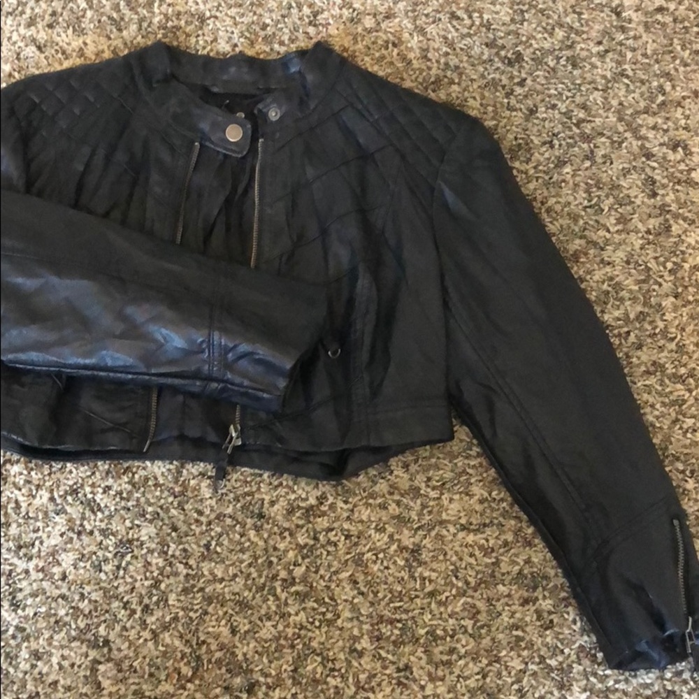 Bebe Crop 3/4 sleeve jacket